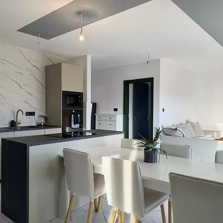 Nella Villa